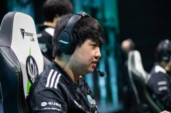 雷速体育比分直播-FLY险胜MAD，ShowMaker开启传奇时刻淘汰赛3:1（成都）