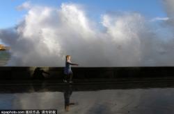 雷速体育直播官网-体育赛事掀起巨浪，球场氛围热烈