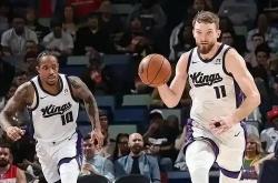 雷速体育电脑版官网-雄鹿碾压尼克斯，德罗赞高光表现