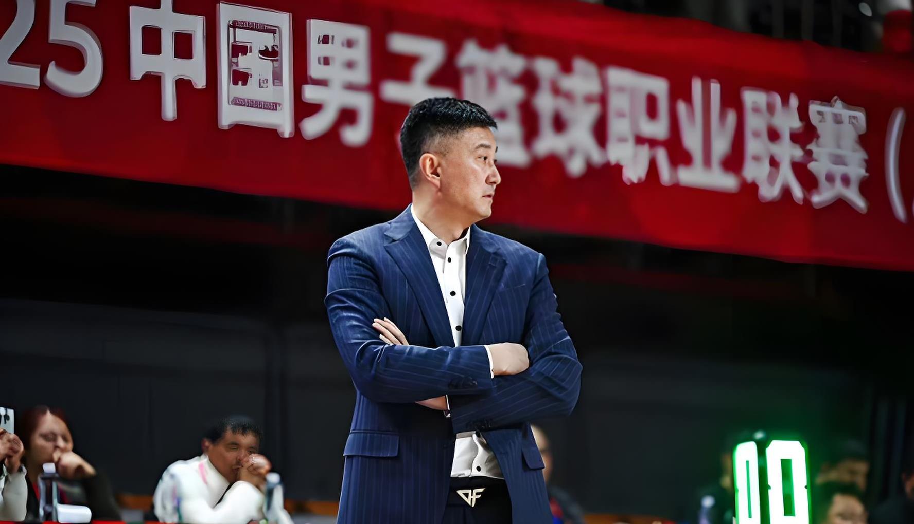 战略调整：球队教练组开始新的策略