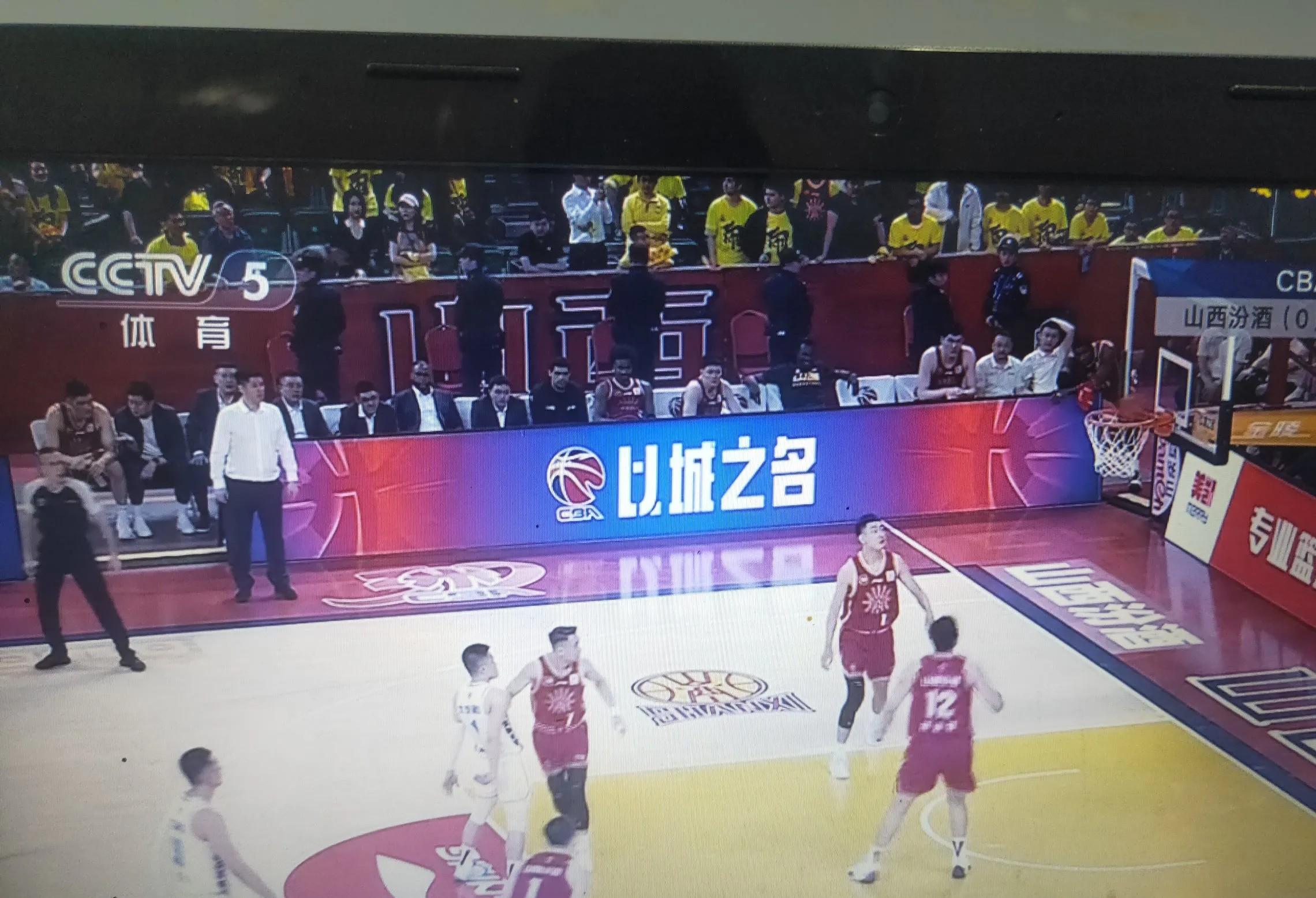 胜负悬念！国内篮球职业联赛赛场火爆
