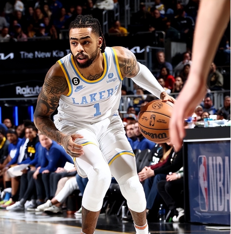 关于迈凯伦力克威廉姆斯,拉塞尔统治全场的信息 关于迈凯伦力克威廉姆斯,拉塞尔统治全场的信息