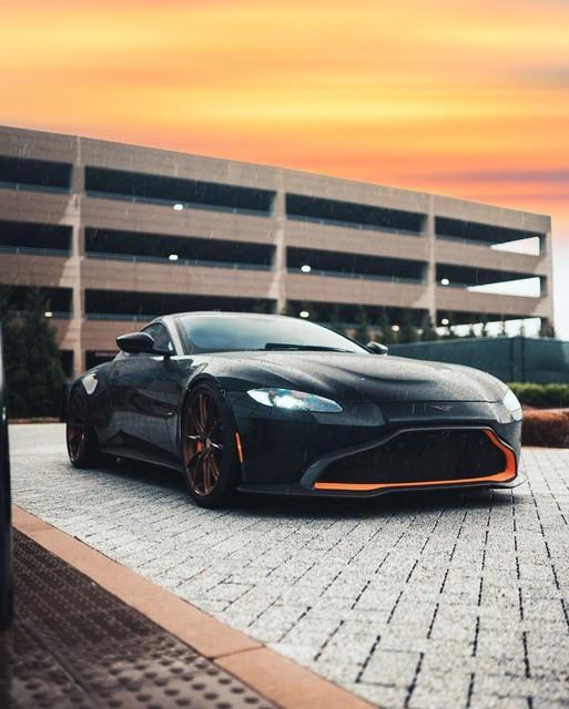 阿斯顿马丁翻盘威廉姆斯，皮亚斯特里惊艳四座